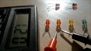 ? СКОЛЬКО ВОЛЬТ В ЦВЕТНЫХ СВЕТОДИОДАХ