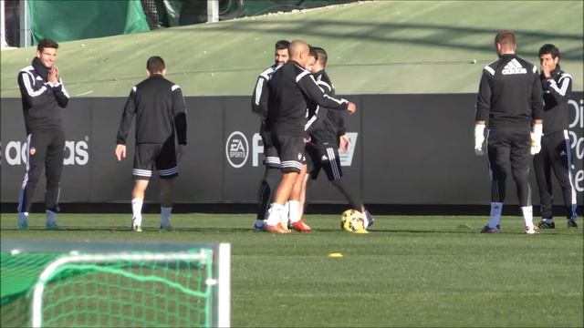 Entrenamiento Valencia CF 19 de diciembre 2014 смотреть онлайн
