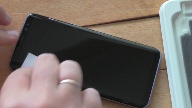 Galaxy S8 - стоит ли покупать фирменную пленку на экран? смотреть онлайн
