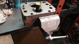 Усиленный ручной станочек для прирезки сёдел клапанов.