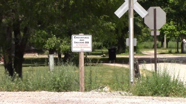 U.S. 421 Signals Activated + CKIN Hi-rail Truck at Oneida and Gibson Streets in La Crosse, Indiana смотреть онлайн