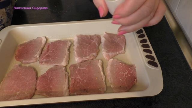 СОЧНОЕ МЯСО ПОД АНАНАСАМИ С СЫРНОЙ КОРОЧКОЙ. смотреть онлайн