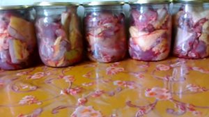 Самодельная тушенка в духовке из утки.