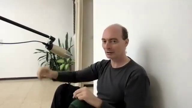 Д.Дейч: Накормите младенца! смотреть онлайн