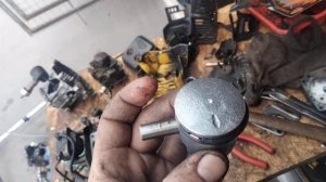 как правильно ставить поршень ЦПГ на триммер или бензопилу.