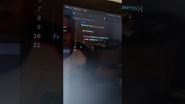 Array con foreach (PHP) смотреть онлайн