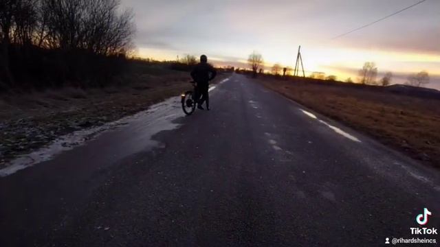 Drift on electric bike 1000w. Дрифт на электровелосипеде 1000 ватт. смотреть онлайн
