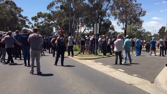 Police in Numbers Melton Muslim Anti-Islam Rally Melbourne смотреть онлайн