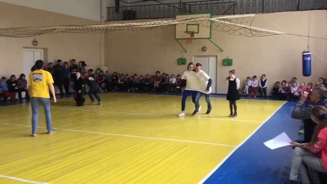 Служение "Добрый Самарянин" - подарки / продукты детям смотреть онлайн