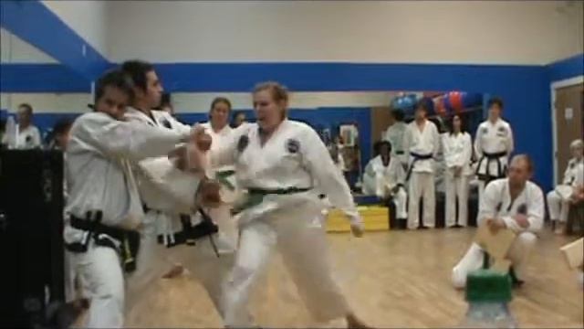 MMA Aikido Jujutsu Hapkido Jung Kwon Martial Arts Academy Green belt two board side-fist break. смотреть онлайн