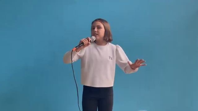 Муз.А.Журбина, сл. В.Аксёнова, В.Синявского "Ах, эти тучи в голубом" Сапунова Варвара смотреть онлайн