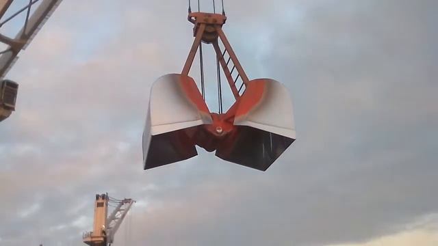 Перегруз зерна на рейде.Черное море. смотреть онлайн