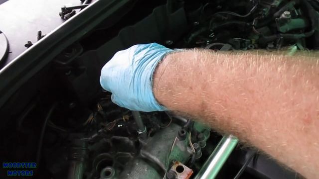 Volvo V70 III Cam Cover Ep 2 - Clearing the Cam Cover смотреть онлайн