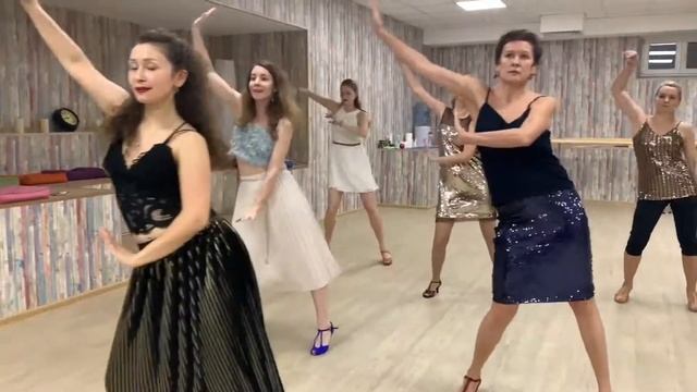 Сальса фьюжн (женский стиль) с ученицами смотреть онлайн