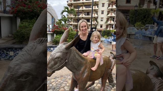 Family of 4 take on Puerto Vallarta Part 1: Butterfly Garden/Isla Cuale/Malecon & Plaza Pelicanos! смотреть онлайн