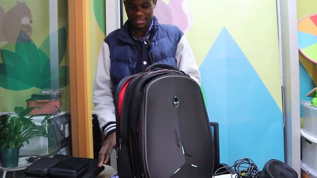 ALIENWARE BAG WITH RGB LIGHTING SYSTEM смотреть онлайн