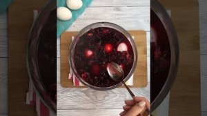 Как необычно покрасить яйца. Рецепт покраски яиц с помощью чая каркаде
