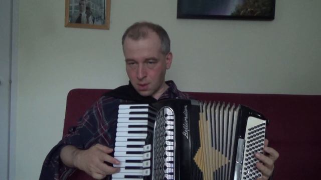 Учусь играть на аккордеоне - Хава Нагила / Learning to play accordion Hava Negilah смотреть онлайн