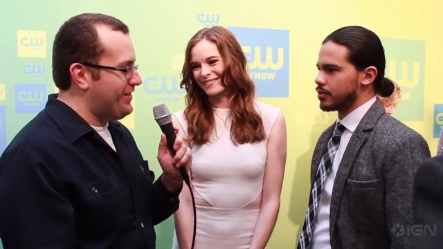 The Flash - Danielle Panabaker & Carlos Valdes Talks Caitlin and Cisco смотреть онлайн