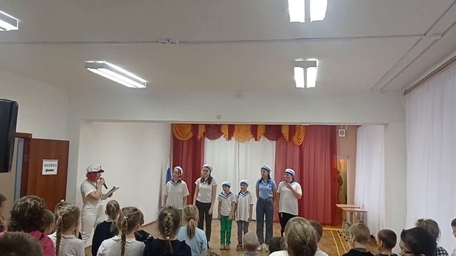 Людмила Сереброва в коррекционной школе с программой "По морям, по волнам" смотреть онлайн