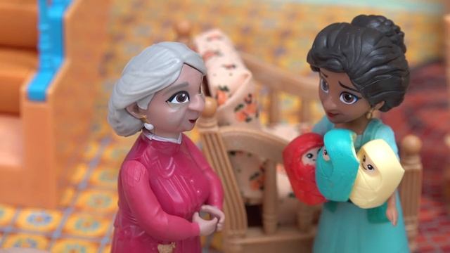 Disney Encanto Mirabel, Luisa, Isabela Dolls Transform into Babies at Madrigal House смотреть онлайн