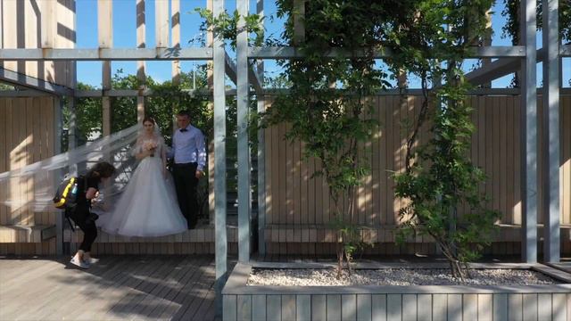 Видеосъемка квадрокоптером и монтаж видео прогулки молодоженов. смотреть онлайн