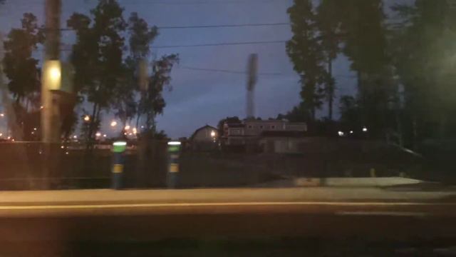 Вид на прибытие поезда Иволга и перегон Водники-Долгопрудная из окна поезда смотреть онлайн