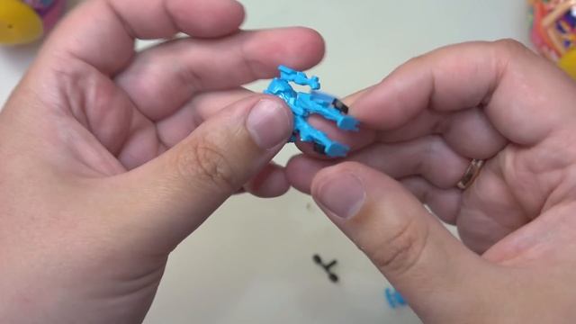 Киндер Сюрприз МИКС! Чипикао / Тоботы / Пещерный клуб смотреть онлайн