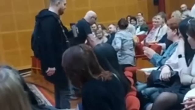 #КАКИМ ПСИХИЧЕСКИМ РАССТРОЙСТВОМ СТРАДАЕТ САТЬЯ ДАС? РАЗБОР ПСИХОЛОГА Сатья Дас ударил женщину смотреть онлайн