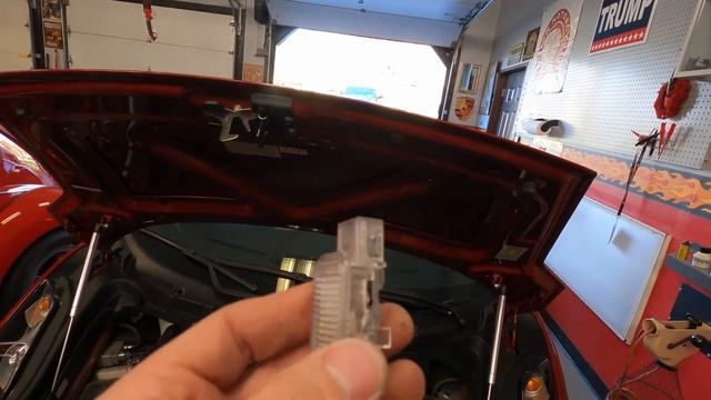 Lamborghini Gallardo gets a new battery смотреть онлайн