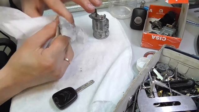 Ремонт замка зажигания Citroën Berlingo смотреть онлайн