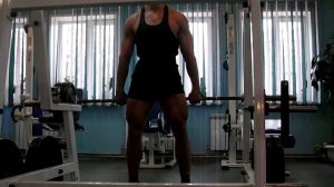 гакк-приседания со штангой весом 80кг.