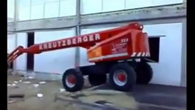 Идиоты и подъемник) EPIC FAIL! (lift fail car) смотреть онлайн