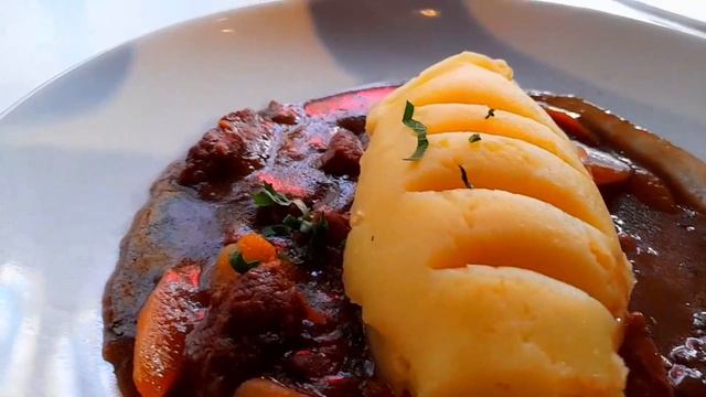 Как кормят украинских беженцев в Ирландии в отеле☝️Завтрак, ланч, ужин?