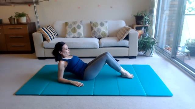 Pilates online 26/05/20 Spinal Rotation смотреть онлайн