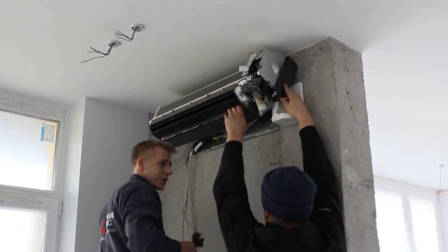 Монтаж кондиціонера Mitsubishi Electric Designe Black в ЖК "Медовий" смотреть онлайн