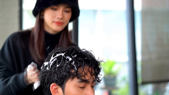 Men's Soft Curls Style Tutorial | StyleSign | Goldwell Education Plus