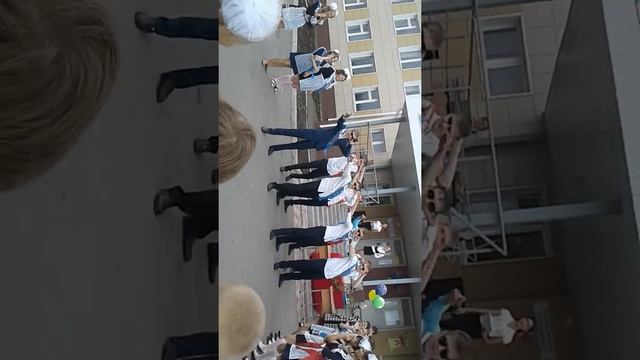 Крутой танец. Выпускной смотреть онлайн