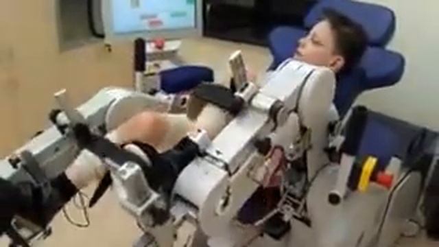 На механотерапии, реабилитационный робот MotionMaker™