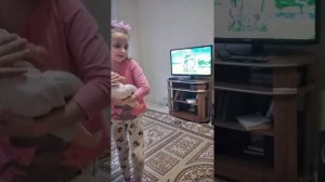 Тик так часики стучат. Танец с доченькой.