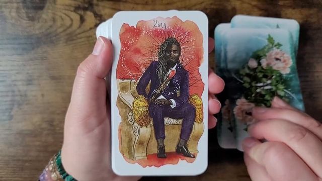 The Unfolding Path Tarot | Unboxing and Flip Through смотреть онлайн