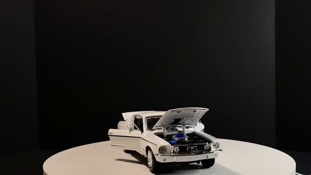 Showing Details on a 1968 Ford Mustang GT Cobra Jet 1:18 Scale Diecast Model Toys смотреть онлайн