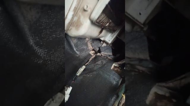 Снятие торпеды Toyota Hiace замена радиатора печки. смотреть онлайн