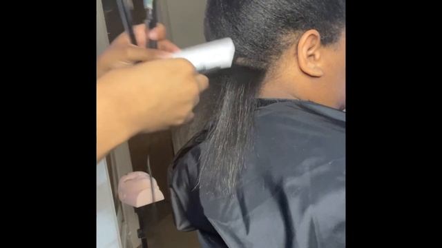 How to do a Keratin treatment & Blunt Cut style on my client смотреть онлайн