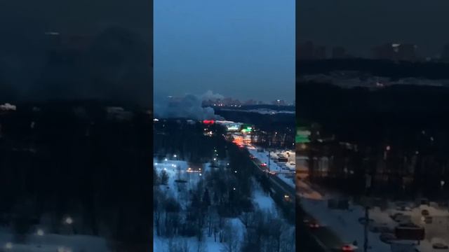 В Подмосковье пожар у ТЦ Отрада 720p смотреть онлайн