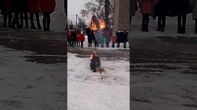 Сжигаем пугало на масленицу . смотреть онлайн