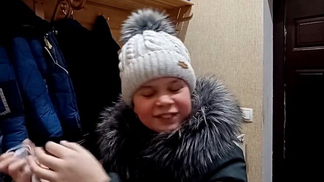 Морозы / Работаю вместо Леши / Первые посевы / Жить дешево и сердито. смотреть онлайн