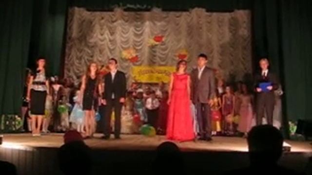 "Главное ребята, сердцем не стареть"-финал концерта смотреть онлайн