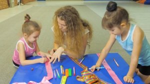 Урок 63 Украшаем гимнастическую ленту и показываем как работать с лентой в художественной гимнастик