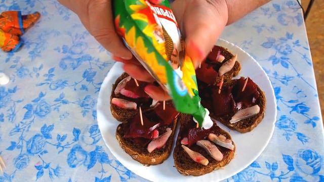 Сосед зашел к мужу а закусить не чем ! Лучший рецепт с селедкой от доброй жены ! Хозяйкам на заметк смотреть онлайн